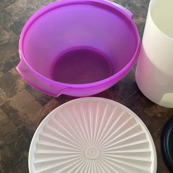 Tupperware Containers ❤️❤️ - Picture 2 of 3